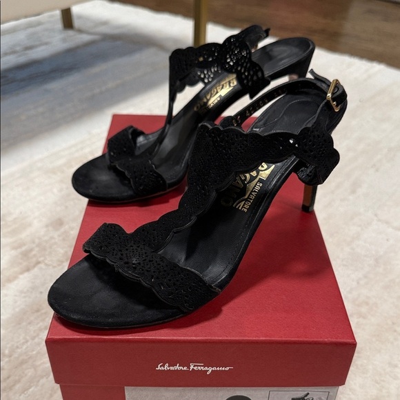 Salvatore Ferragamo Garcia Nero Suede Sandals - Picture 3 of 16